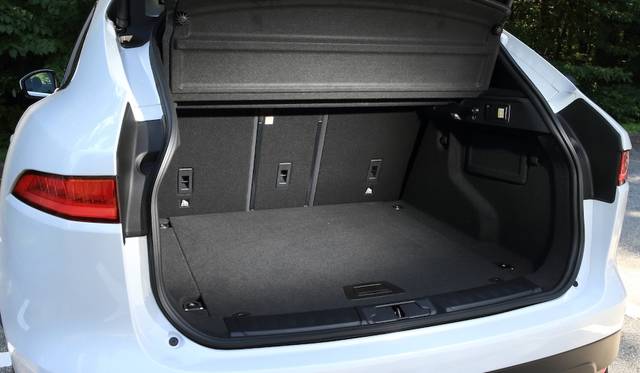 荷室容量は508リッターで広大