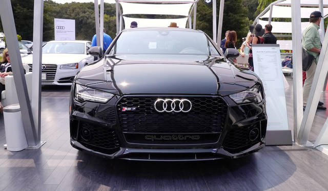 スポーツイメージを強調するアウディでは、この機会を利用して、まもなく日本でも展開するよりパワフルな「パフォーマンス」モデルを並べた