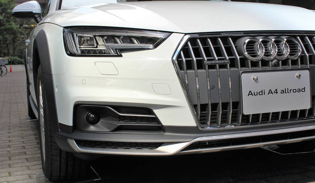 ヘッドライトは標準でバイキセノン、オプションでLEDやマトリクスLEDも選択が可能