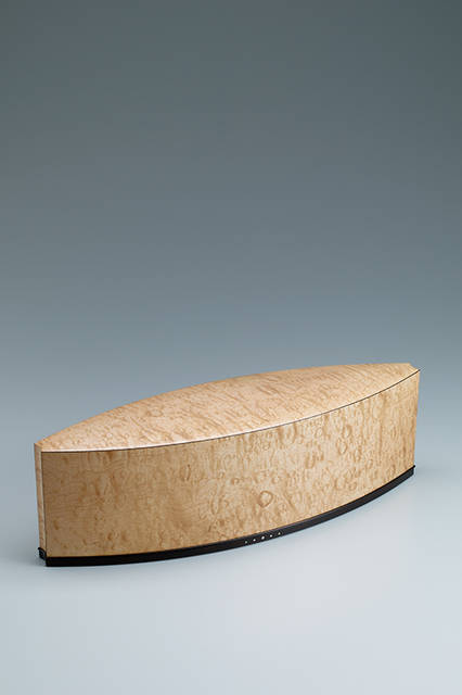 日本工芸会総裁賞</br>　＜木竹工＞　蠟引楓造象嵌飾箱　丸山浩明