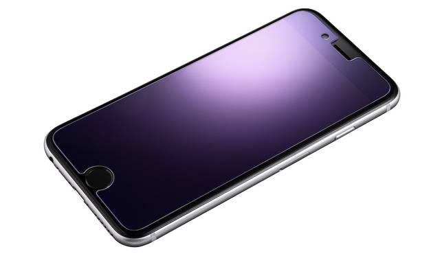 ブルーライトを低減させる保護ガラス。iPhone 7、iPhone 7plus用ともに2,500円。9月下旬発売予定