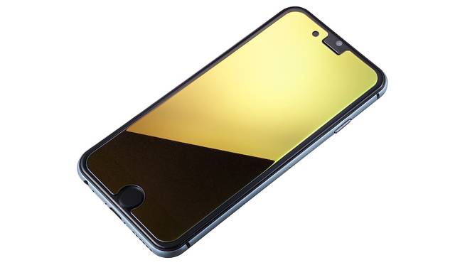 液晶バックライトがOFF時にはミラーとなる保護ガラス。色味の異なる2色で展開。iPhone 7、iPhone 7plus用ともに2,500円。9月下旬発売予定