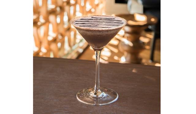 「KEN’S」を使ったオリジナルチョコレートカクテル「Chovolatini」（税込み900円）