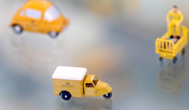 商用車のコレクションも。往年のドイツ製3輪トラック「ゴリアト」の郵便車。