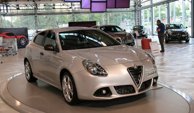 Mirafiori-Motor-Village_028 アルファ・ロメオのコーナー。ジュリエッタ「クアドリフォリオ・ヴェルデ」