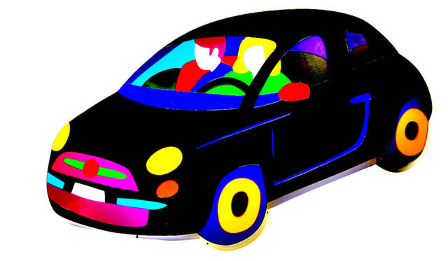 Mirafiori-Motor-Village_048 壁面に掲げられたフィアット500の壁面照明はアーティスト、マルコ・ロドーラの作品