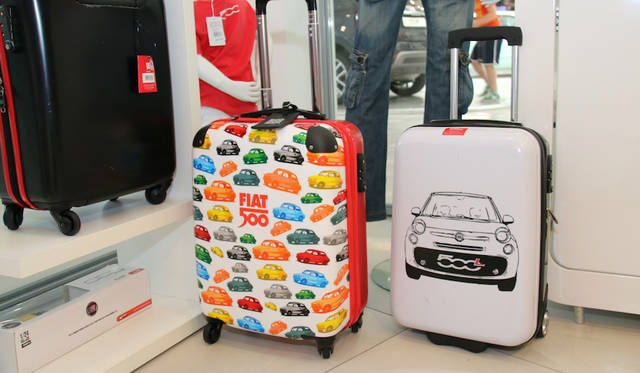 Mirafiori-Motor-Village_049 トロリーケース。130ユーロ(約1万6千円)から