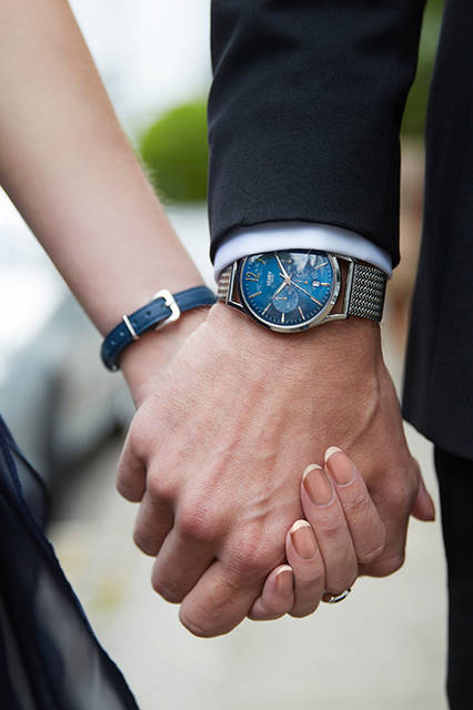 左：レディース（HL25-S-0027）|クオーツ、SS、ケース径25mm。1万7000円（税抜）<br><br>右：メンズ（HL41-CM-0037）|クオーツ、SS、ケース径41mm。2万5000円（税抜）