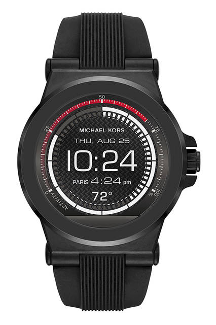 <strong>MICHAEL KORS ACCESS  <br>スマートウォッチ <br>DYLAN</strong> <br>4万5000円（税抜）<br><br> 液晶画面上にスキンを表示しているから、デジタルもアナログも表示スタイルは自由自在。アナログ針のエッジの影まで表現しているので、立体感があり、リアルに見える。アートワークにブランドの世界観が表現されているのも好印象だ。 