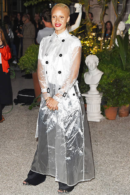 670357939BS068_Burberry_Sep