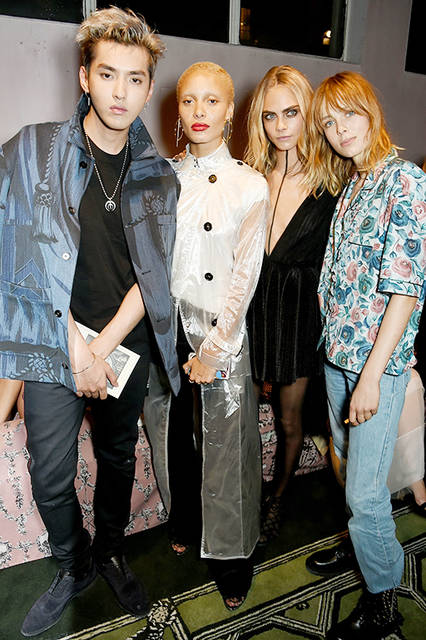 670357939RM034_Burberry_Sep