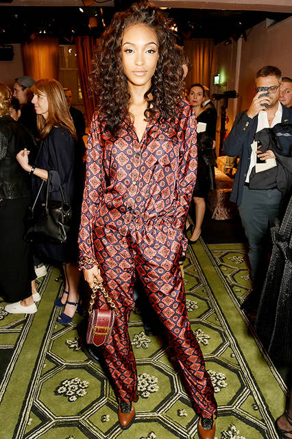 670358513RM006_Burberry_Sep