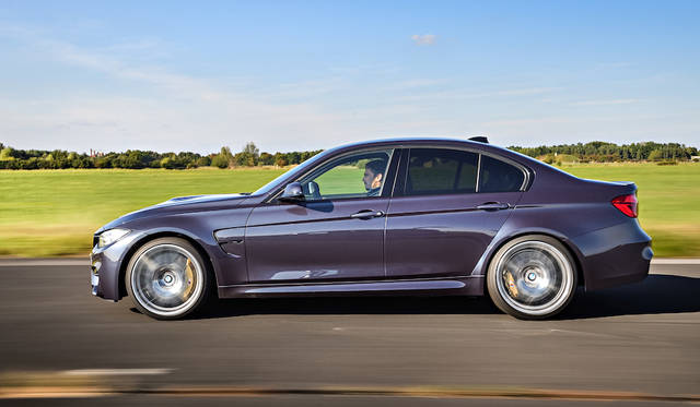 BMW M3 30 Jahre|ビー・エム・ダブリュー M3 ドライスィッヒ ヤーレ 008