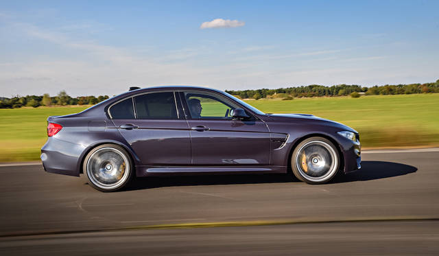 BMW M3 30 Jahre|ビー・エム・ダブリュー M3 ドライスィッヒ ヤーレ 009