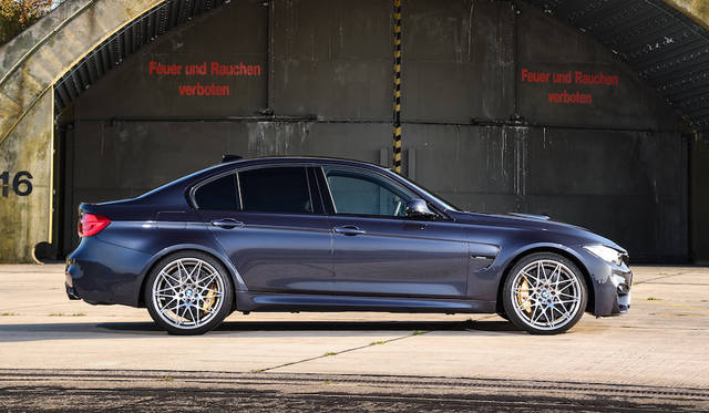 BMW M3 30 Jahre|ビー・エム・ダブリュー M3 ドライスィッヒ ヤーレ 013
