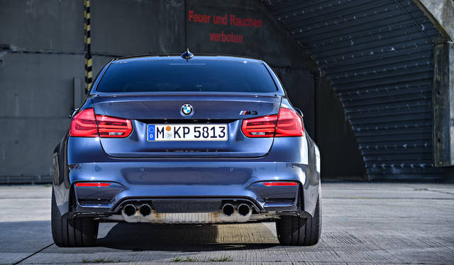 BMW M3 30 Jahre|ビー・エム・ダブリュー M3 ドライスィッヒ ヤーレ 016