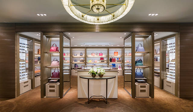 地下1階はレザーグッズや筆記用具など、ギフトに適したコレクションが並ぶ<br>Jimmy Cohrssen ©Cartier