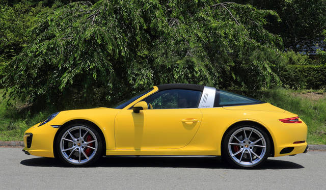 コンバーチブルトップは自動開閉式