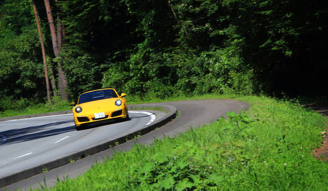 電気機械式パワーステアリングを持つ