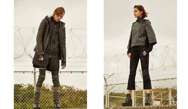 ＜写真左＞スリムフィットのボーダーデニムに、ナイロンのコートと、縦長シルエットを意識した都会的なコーディネート。レザージャケットで引き締めれば完璧。レザージャケット19万8000円、下に着たコート6万7000円、デニムパンツ7万6000円、シューズ12万円（すべてディーゼル ブラック ゴールド）その他スタイリスト私物<br>＜写真右＞ケープのようなシルエットがフェミニンなレザージャケット。クロップドのフレアデニムを合わせてハンサムな甘辛ミックスを。レザージャケット18万5000円、ニット3万6000円、デニムパンツ5万3000円、ブーツ7万2000円（以上ディーゼル ブラック ゴールド）その他スタイリスト私物