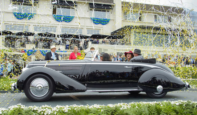 Pebble Beach Concours d’Elegance 2016 |ペブルビーチ・コンクールデレガンス 2016 イベントの最後を飾るのが審査員による投票と表彰式 Copyright © Kimball Studios / Courtesy of Pebble Beach Concours d'Elegance