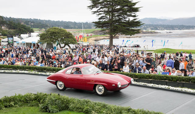 Pebble Beach Concours d’Elegance 2016 |ペブルビーチ・コンクールデレガンス 2016 013 「最もエレガントなクルマ(屋根あり)」を対象したJB&ドロシー・ネザーカット(JBは化粧品のマーレノーマンコスメティックス創業者である自動車愛好家)はアルファロメオ・ジュリエッタ・スプリント・スペチャーレ・ベルトーネ・プロトティーポ(ジュリエッタSSのプロトタイプであり楯がフロントについていないのが特徴)に Copyright © Kimball Studios / Courtesy of Pebble Beach Concours d'Elegance