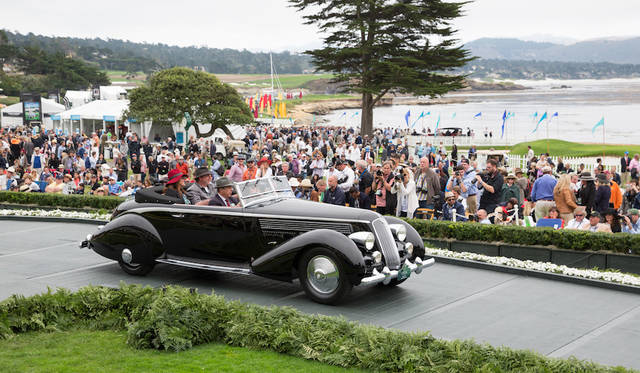 Pebble Beach Concours d’Elegance 2016 |ペブルビーチ・コンクールデレガンス 2016 014 「最もエレガントなコンバーチブル」を対象としたグウェン・グレアム(米下院議員であり、もとフロリダ州知事でもあった上院議員のボブ・グレアムの娘)トロフィはランチア・アストゥラ・ピニンファリーナ・カブリオレ(36年)に Copyright © Kimball Studios / Courtesy of Pebble Beach Concours d'Elegance