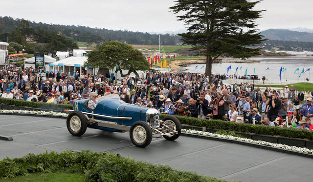 Pebble Beach Concours d’Elegance 2016 |ペブルビーチ・コンクールデレガンス 2016 021 インディアナポリス・レースウェイを買い取って戦後復興させた功績をもつ「トニー・ハルマン賞」はインディ500(レース)で時速100マイルで60周した記録を持つリグリング&スティーブンズ・ピアリング・スペシャル(35年)が受賞 Copyright © Kimball Studios / Courtesy of Pebble Beach Concours d'Elegance