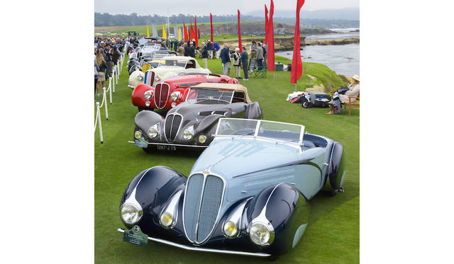 Pebble Beach Concours d’Elegance 2016 |ペブルビーチ・コンクールデレガンス 2016 061 海沿いの芝の上に並べられたシャプロンボディのドゥラエ Copyright © Kimball Studios / Courtesy of Pebble Beach Concours d'Elegance