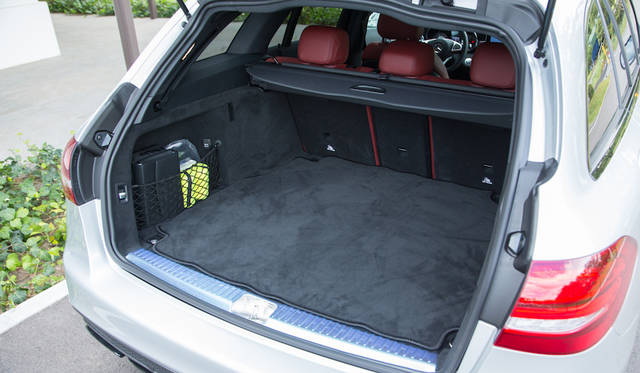 荷室容量は通常時で470リッター