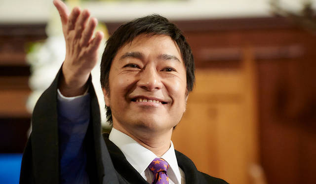 “記念日＝アニバーサリー”をテーマに幅広い分野で活躍する監督陣と脚本陣がタッグを組み、5つの物語を紡ぐ、メディコム・トイ設立20周年アニバーサリー映画。 恋人。友達。親子。夫婦。姉妹。仲間。 それぞれの記念日が物語のエンディングに向けて動き出す！