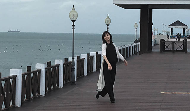 とある映画監督（青木崇高）が”アニバーサリー”をテーマにした映画を撮るために、台湾へやってきたが、全く内容が決まっていない！ そんな彼の元に一人の女性（小橋めぐみ）が現れる。彼女を主人公にした映画を撮ろうと決めるのだが…。