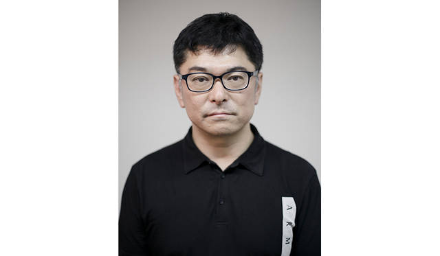 監督:高橋栄樹（たかはし・えいき） 1989年 「Japan’89　ビデオ・テレビジョン・フェスティバル」グランプリを受賞。これがきっかけとなり、ミュージックビデオのディレクターとなる。 1997年 「SPACE SHOWER　Music Video Awards」ベストディレクター賞受賞。劇場映画初監督作品「trancemission」（出演：村上淳、THE YELLOW MONKEY） 2000年 Music Video Awards 2000BEST YOURCHOISE ゆず「飛べない鳥」受賞。 2006年 映画監督ヴィム・ヴェンダース来日にあわせ、記録ドキュメントを監督。（カナダ・トロント写真展覧会「CONTACT」正式招待） 2012年 東日本大震災とアイドルの関係を描いた「Documentary of AKB48 Show must go on 少女たちは傷つきながら、夢見る」を監督。同ドキュメンタリーをシリーズとして連作する。