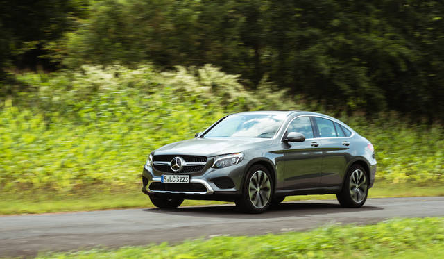 シルエットをみるクーペのようなSUV