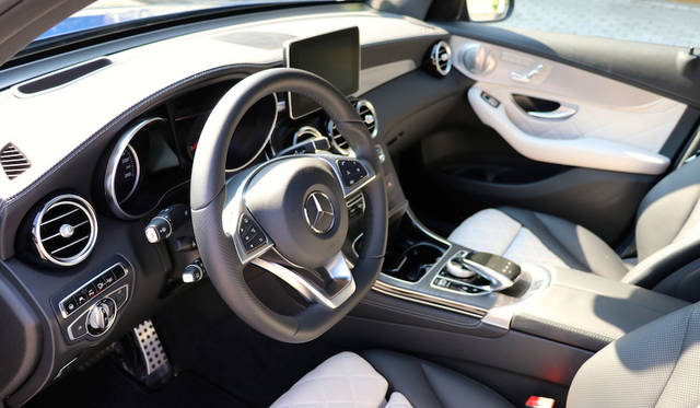 タイトなかんじに作られたコクピット