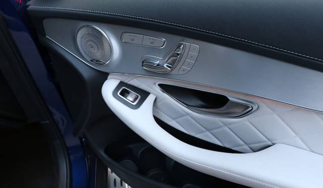 オプションでブルメスターのスピーカーシステムが選べる