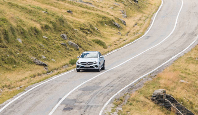 チャウチェスク政権時代に作られたトランスファガラシャンの山岳路