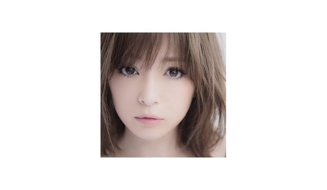 AyumiHamasaki_R <strong>Ayumi Hamasaki<br>浜崎あゆみ / アーティスト</strong><br><br><br>1998年デビュー。以降数々の記録を樹立し歌姫として頂点に君臨。ソロアーティストとしては史上初となるシングル・アルバム総売上5,000万枚突破という大記録を持つ。全ての作詞を自ら手掛け、その詞が描く世界観と一度聴いただけで耳に残る歌声は聴く人全ての心に訴えかける。楽曲のみならずファッションや生き方まで、世代を越えて多くの女性から圧倒的な支持を受ける。