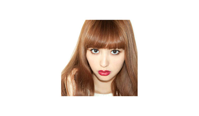 Emi-Suzuki_R <strong>Emi Suzuki<br>鈴木えみ / モデル</strong><br><br>1985年9月13日生まれ、1999年にモデルとしてデビュー。<br>現在は数々のファッション誌に登場するほか、自身が発信するメディア『s’eee』の編集長を務めるなど、様々な分野でクリエイションし、活躍している。