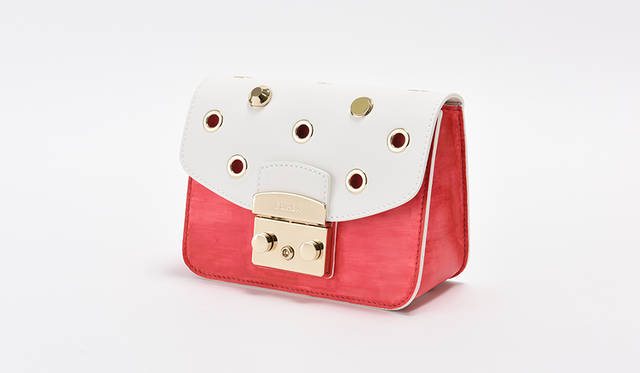 MakiTamaru_1 <strong>Maki Tamaru<br> 田丸麻紀 / 女優・モデル</strong>