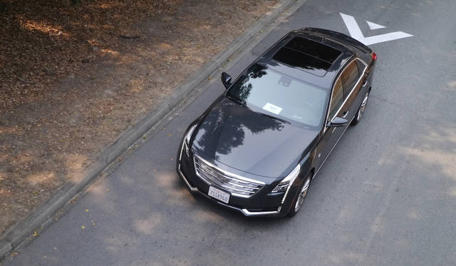 大型グリルは古典的だがLEDのポジションランプが新しい