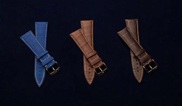 <strong>プラチナ・ゴールド素材ステッチ</strong><br />プラチナやゴールドといった貴金属を加工して、ステッチ素材としたもの。オプション扱いとなり、ベースとなるレザーに2万円（税別）の追加でオーダーできる。サンプルは、左から順に、プラチナ、ピンクゴールド、イエローゴールドのステッチ。