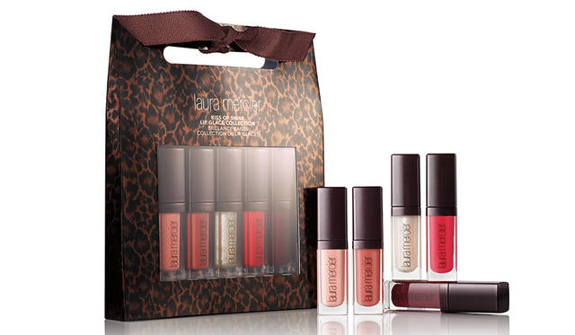 <strong>リップグラッセ コレクション 2016</strong><br /> リップグラッセの人気色と限定色を詰め込んだキュートなレオパードに身を包んだ限定キット<br /> 美しくムラのない発色で、輝きのある口元を演出するリップグラッセの限定セットがレオパードプリントのホリデイスペシャルパッケージで登場します。単色で使用しても、お好みのリップの上に重ねても、ふっくらとした艶やかな美しい口元に仕上げてくれるので、日常でも華やかな場面でも活躍してくれます。<br /> 価格｜6000円(税別）<br /> 発売日｜11月18日(金)数量限定発売<br /> <br /> 【セット内容】<br /> ■リップグラッセ ミニ<br /> ・アンジェリック(限定色)<br /> ・ブラッシュ<br /> ・コズミック<br /> ・ワイルドフラワー<br /> ・ブラックチェリー(限定色)<br />