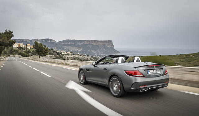 メルセデスAMGのSLK43は新設定されたモデル