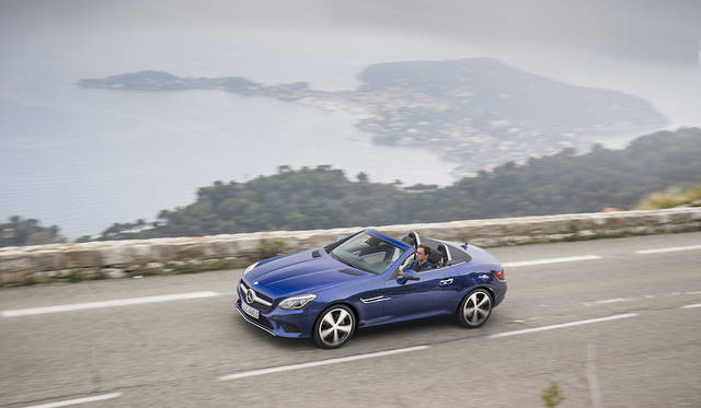 SLC300の静止から100km/h加速は5.8秒