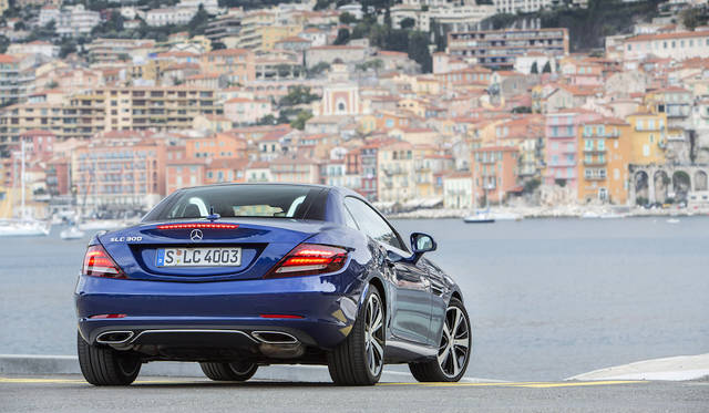 バンパーの面が整理された