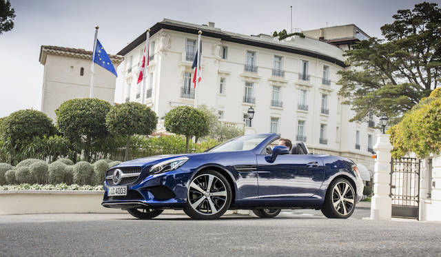 ホイールベースは2430mm