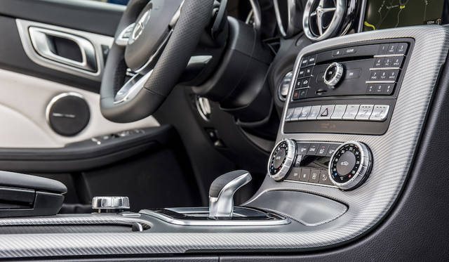 変速機は9段オートマチックが搭載された