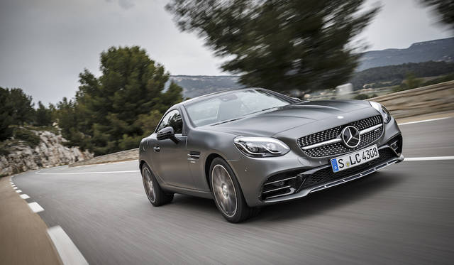 メルセデスAMGのSLK43は3リッターV6エンジン搭載