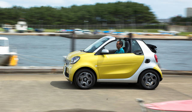 リアに搭載されるエンジンは897cc3気筒で最高出力66kW（90ps）＠5500rpmの最高出力と135Nm＠2500rpmの最大トルク